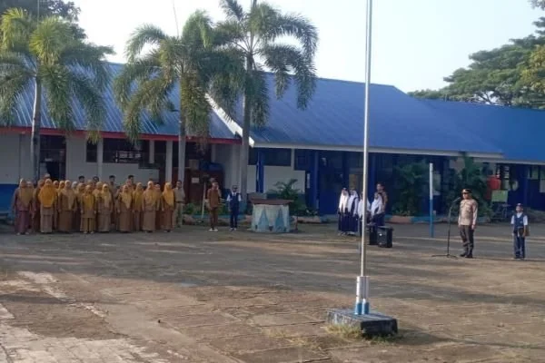 Kapolsek Bangkala, AKP Syaifullah Syan saat menggelar sosilisasi di SMP Negeri 1 Bangkala (Dok : Ist).