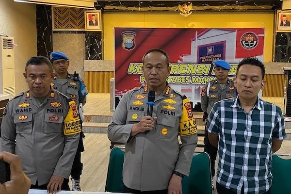 konferensi pers Polrestabes Makassar     terkait aksi unjuk rasa yang berkahir ricuh (Dok: Atri KabarMakassar)