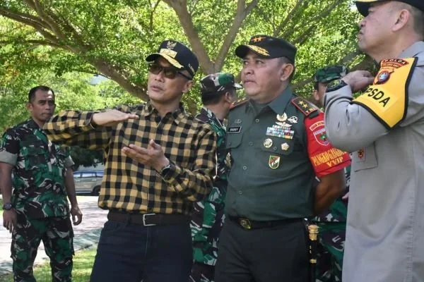 PJ Gubernur Sulbar Prof Zudan Arif Fakrulloh saat meninjau lokasi.