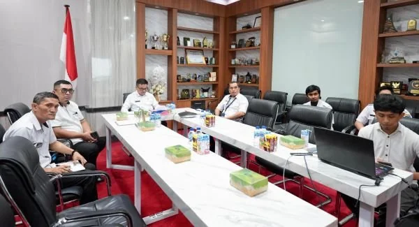 Sekprov Sulsel, Jufri Rahman saat mengikuti rapat penataan non ASN (Dok: Ist).