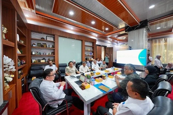Pertemuan Sekprov Sulsel Jufri Rahman bersama tim Bank Dunia (World Bank) (dok. Ist).