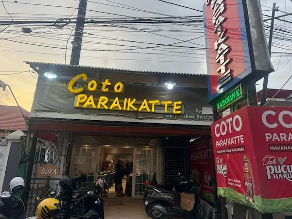 Warung Coto Paraikatte, (Dok: Sinta KabarMakassar).