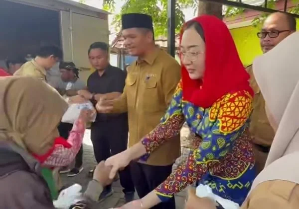 Bupati Bantaeng Berbagi Sembako. (Dok: Ist)