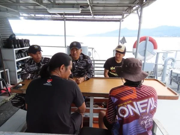 Latihan SAR diatas KAL Manakarra (Dok : Ist).