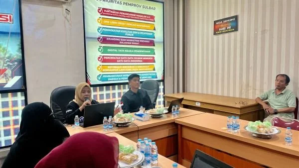Biro Organisasi Sekretariat Daerah (Setda) Pemprov Sulbar menggelar Rapat Monitoring dan Evaluasi Pembinaan Pengendalian Perangkat Daerah Kabupaten atau Kota (Dok : Ist).