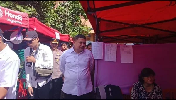 Wali Kota Makassar Munafri Arifuddin saat Memantau Langsung Pemilihan RT (Dok: Sinta KabarMakassar).