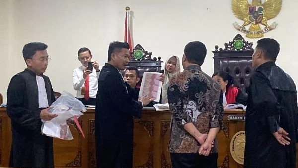 Rektor UIN Alauddin Makassar, Prof Hamdan saat ikuti sidang (Dok: Atri KabarMakassar)