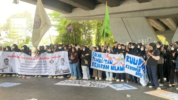 Aksi unjuk rasa mahasiswa di Makassar (Dok: Atri KabarMakassar).