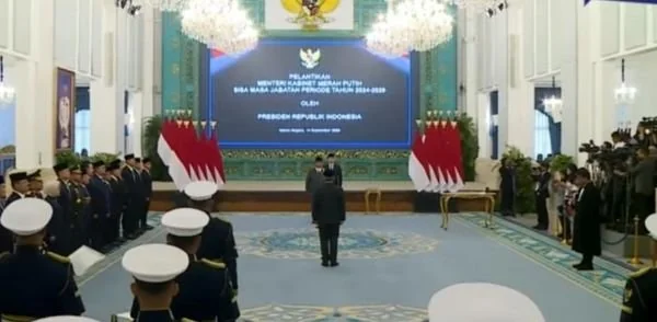 Tangkapan Layar Pelantikan Suahasil jadi Menteri Keuangan di YouTube Sekretariat Presiden (Dok: Int)