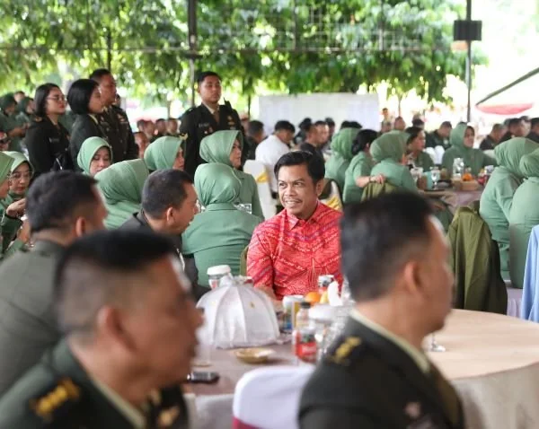PJ Sekda Kota Makassar, Firman Hamid Pagarra, turut hadir dalam perayaan Hari Ulang Tahun (HUT) Kodam XIV/Hasanuddin yang ke-67 di Lapangan Lontara Kodam XIV/Hasanuddin, Sabtu (1/6) kemarin.