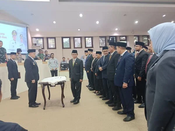 Wali Kota Makassar Munafri Arifuddin saat Melantik Dewas dan Direksi Perusda Kota Makassar, (Dok: Sinta KabarMakassar).