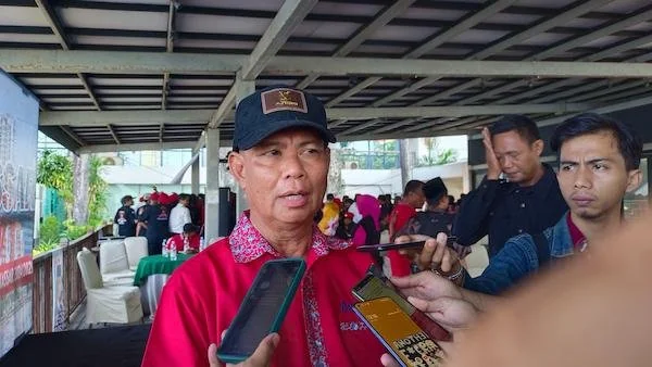 Ketua DPC PAN Makassar, Busrah Abdullah saat diwawancarai awak media (Dok:Ist)