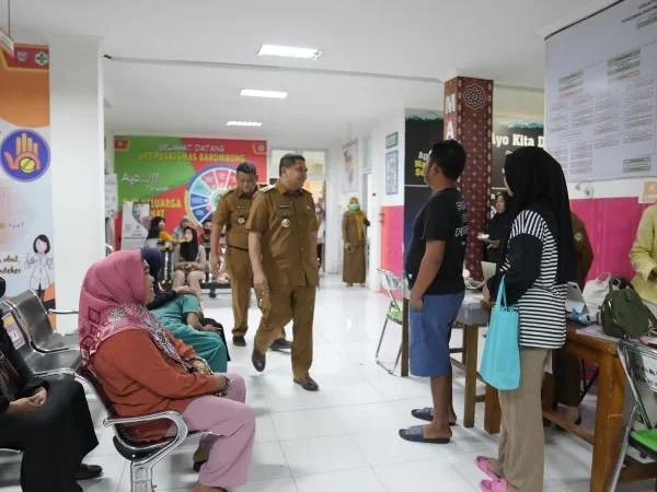 Wali Kota Makassar Munafri arifuddin saat meninjau langsung pelayanan publik Tamalate (Dok : Ist).