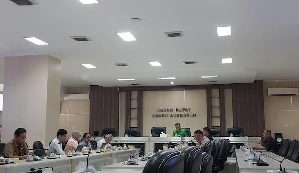 Rapat Bamperperda DPRD Kota Makassar, (Dok: Sinta KabarMakassar).