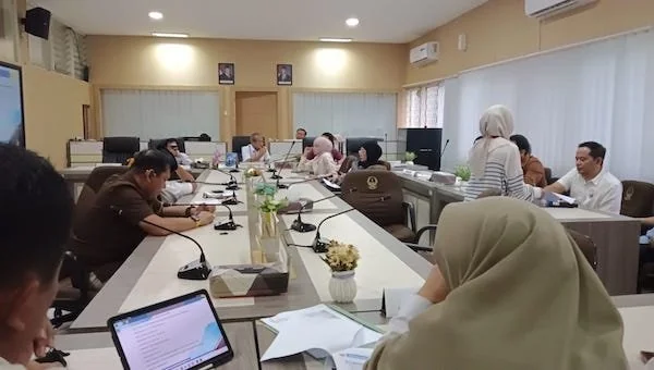 Suasana RDP Komisi D DPRD Sulsel dengan Kontraktor Proyek Irigasi (Dok: Sinta KabarMakassar).