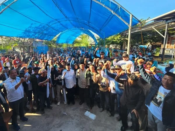 MSP-NAQ saat mengkuhkan 500 Tim Pemenangan (Dok : Ist).