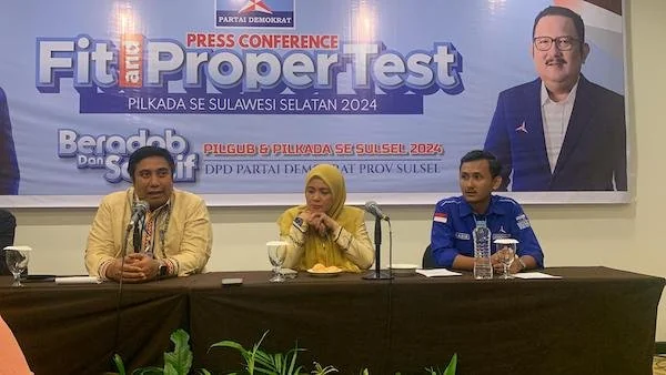 Calon Bupati dan Wakil Bupati Kabupaten Maros, Chaidir Syam dan Suhartina Bohari bersama Ketua DPC Demokrat Maros, Shabir seusai fit and proper test, di Hotel Claro Makassar.