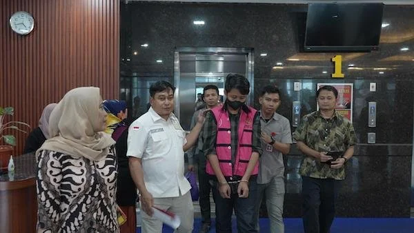 penangkapan tersangka pegawai Bank (Dok:Ist)