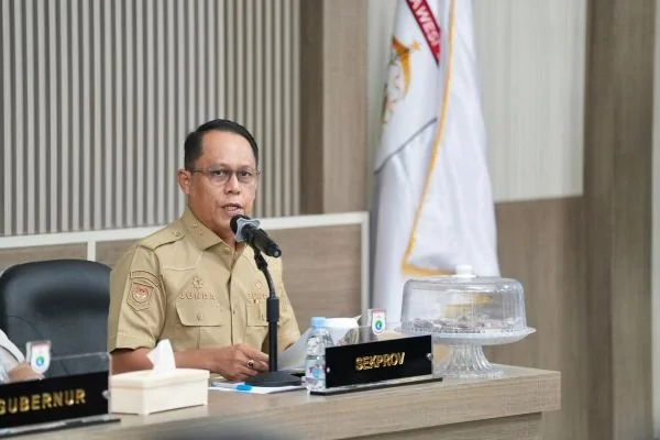 Sekretaris Daerah Provinsi Sulawesi Barat, Junda Maulana saat mengikuti rakor program MBG se-Sulbar (dok:ist)