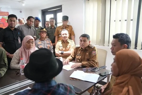 Wali Kota Makassar, Munafri Arifuddin saat Menerima Pelaku UMKM Losari, (Do: Ist).