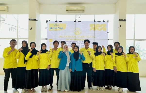 Pelantikan Senat Mahasiswa dan Himpunan Mahasiswa Jurusan Se-FISIP UIM (Dok : Ist).