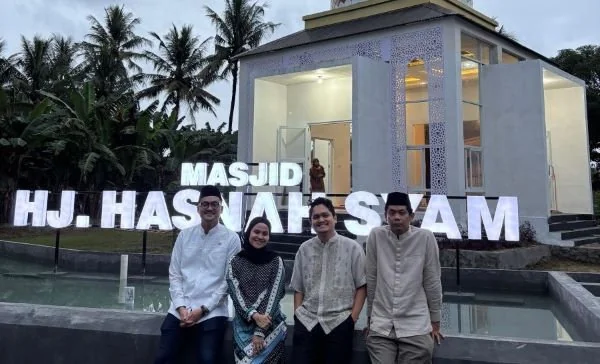 Anggota DPR RI dari Fraksi NasDem, Teguh Iswara Suardi usai Meresmikan Mesjid Drg Hj Hasnah Syam, (Dok: Ist).
