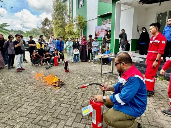 sosialisasi penggunaan Alat Pemadam Api Ringan (Dok : Ist).