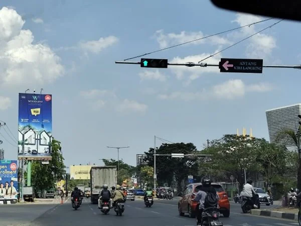 Suasana Traffic Light Pertigaan Jalan Perintis-Antang (Dok : Hanifah KabarMakassar).