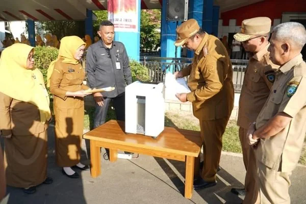Pemusnahan 746 berkas arsip (Dok : ist).