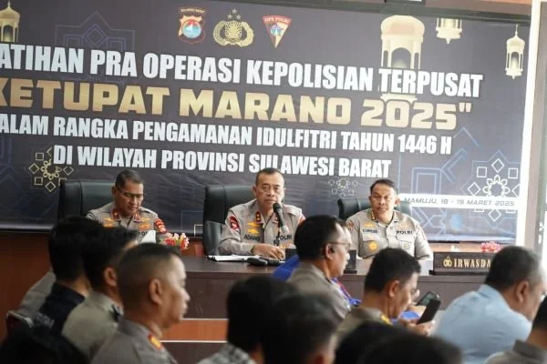 Kapolda Sulbar Irjen Pol Adang Ginanjar saat membuka latihan Pra Operasi Ketupat 2025 (Dok : Ist).