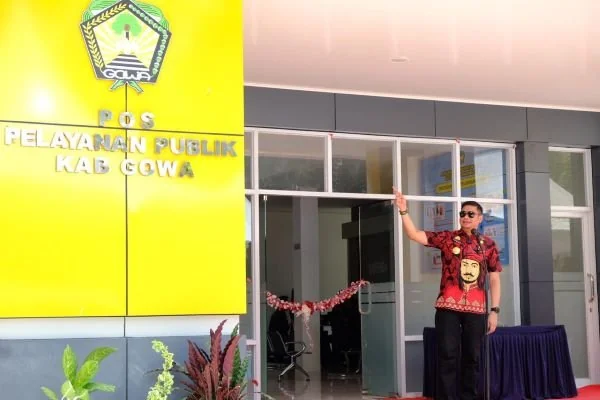 Bupati Gowa, Adnan Purichta Ichsan saat meresmikan Pos Pelayanan Publik Parangloe (Dok : Ist).
