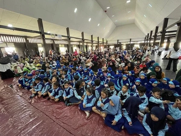 Ratusan anak usia dini ikuti Gerakan gemar makan telur di Istana Tamalate, Gowa (dok. Ist)