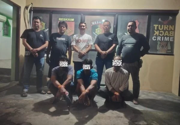 Pelaku saat diamankan pihak kepolisian (Dok : Ist).