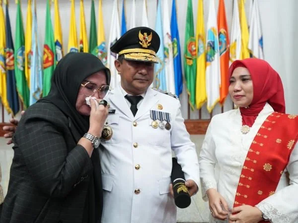 Ketua DPRD Sulsel dan mantan Pj Gubernur Sulsel Bachtiar Baharuddin.