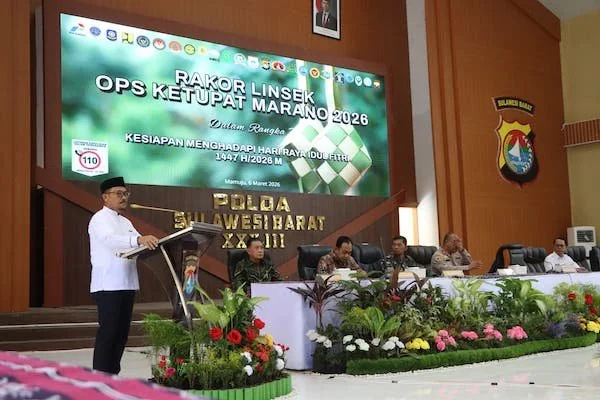 Gubernur Sulbar Suhardi Duka saat menghadiri Rakor Lintas sektoral di Polda Sulbar (dok:ist)