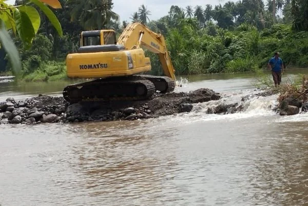 Bendungan Balangtikeke yang berada di Desa Balong Kecamatan Ujungloe kembali jebol.