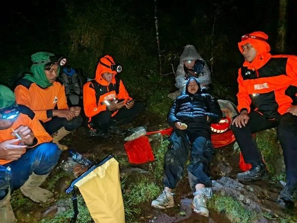tiga pendaki yang cedera usai melakukan tektok di Gunung Bawakaraeng (Dok:Ist)