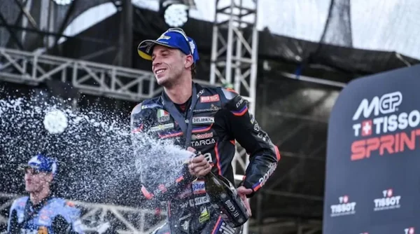 Pembalap Aprilia Racing Marco Bezzecchi (kanan) (Foto :  INT)