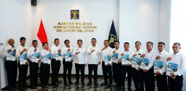 Kakanwil Kemenkum Sulsel Serahkan 13 SK PPPK Tahun Anggaran 2024 (Dok : Ist).
