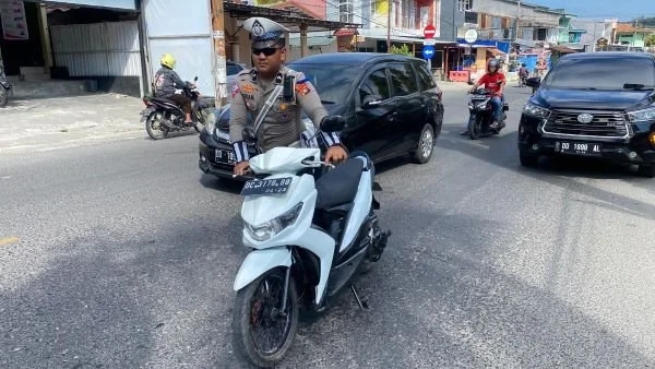 Satlantas Polres Majene saat melakukan operasi patuh (Dok : ist).