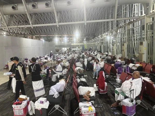 Jemaah calon haji Embarkasi Makassar saat akan berangkat ke Jeddah Arab Saudi (Dok : Ist).