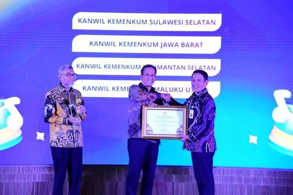 Penghargaan Video terbaik dalam lomba Aransemen Mars Kekayaan Intelektual Indonesia Berbasis Musik Tradisi Nusantara Tahun 2025 (Dok : Ist).