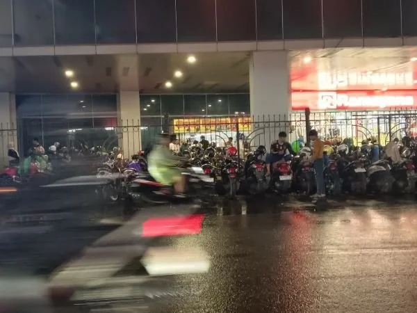 Terowongan Mal Panakkukang Ramayana Kota Makassar (Dok: Sinta KabarMakassar).