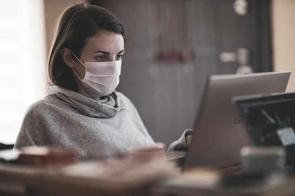 Ilustrasi penggunaan masker karena flu (Dok: Int)