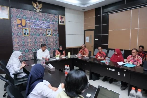 Bupati Gowa Husniah Talenrang saat Kunjungannya ke BBPJN Sulawesi Selatan, (Dok: Ist).