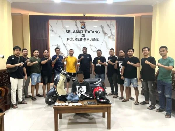 Tim Passaka Polres Majene setelah berhasil menangkap pelaku (Dok : Ist).