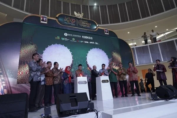 Pembukaan kegiatan Karya Kreatif Ekonomi dan Pekan Ekonomi Syariah 2025 yang diselenggarakan oleh Bank Indonesia Perwakilan Sulbar di Mamuju (Dok : Ist).