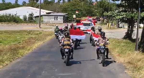 Rombongan jajaran Polres Jeneponto, saat menggelar kirab bendera. (Ist).