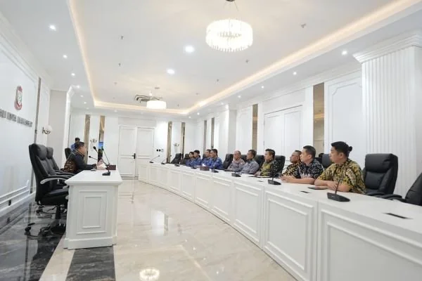 Wali Kota Makassar, Munafri Arifuddin saat Rapat Pengelola Balai Transportasi Darat Kementerian Perhubungan (Dok: Ist).