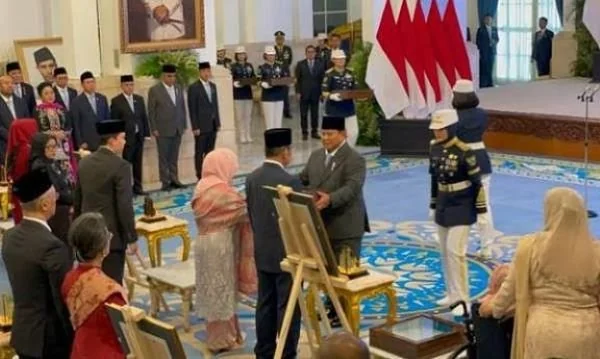 Presiden Prabowo Subianto saat menganugerahkan Gelar Pahlawan Kepada 10 Tokoh, (Dok: Ist).